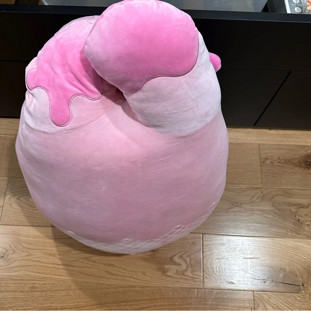 26" Jumbo Squishmallow Sanrio Hello Kitty My Melody Ice Cream XL Plush — Display - Picture 3 of 4